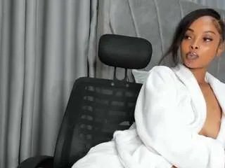 Offline hot-mamacitah on CamSoda