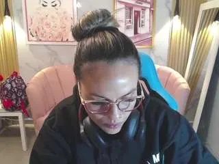 Freechat jade-jones-a on CamSoda