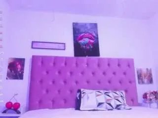 Freechat kimcloe on CamSoda
