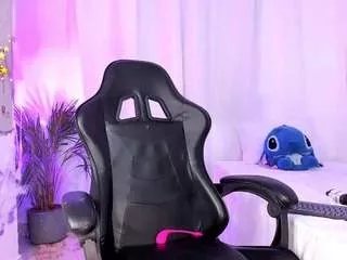 Offline lia-petite01 on CamSoda