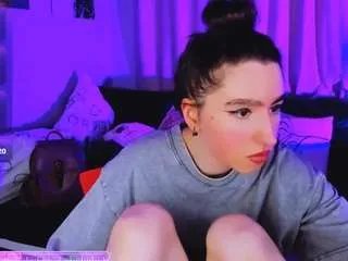 Freechat lilythompsonx on CamSoda