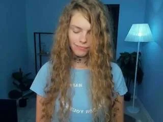 Freechat lornaeddy on CamSoda