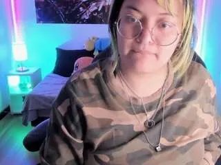 Offline lucky-leah on CamSoda