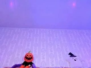 Offline lunar-leen on CamSoda