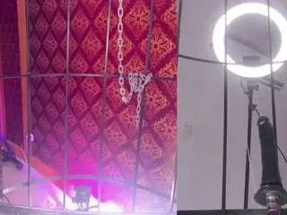 Freechat maileenmilf on CamSoda