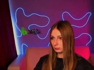 Offline mary-meow-hot on CamSoda