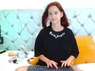 Offline melody-mansson on CamSoda