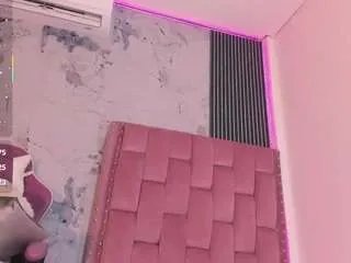 Offline mia-duarte-1 on CamSoda