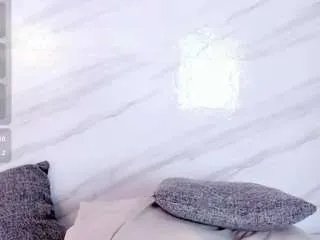 Offline mia-mirage on CamSoda