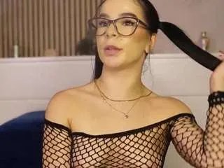Freechat miss-denisse on CamSoda