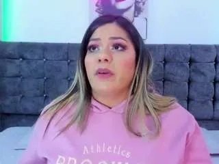 Freechat miss-horney on CamSoda