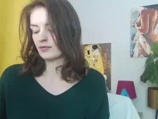 Freechat nadinesensual on CamSoda