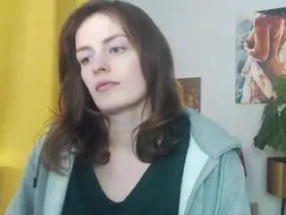 Freechat nadinesensual on CamSoda