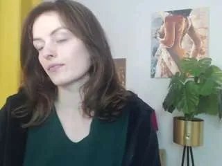 Freechat nadinesensual on CamSoda