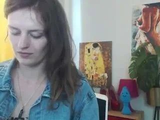 Freechat nadinesensual on CamSoda