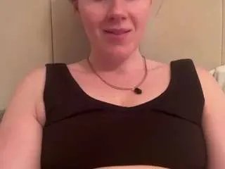 Offline naughty-rosie on CamSoda