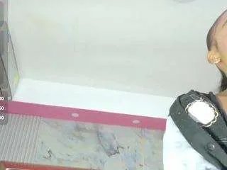 Offline petitelittleebonyy on CamSoda