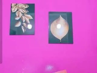 Offline petitelittleebonyy on CamSoda