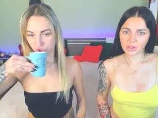 Freechat queenpoisons on CamSoda