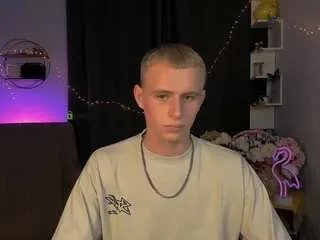 Freechat rafael-bien on CamSoda