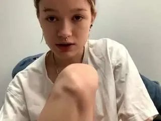 Offline rosinamcwhirter on CamSoda