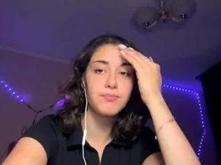 Freechat rozellabutrick on CamSoda