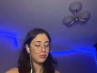 Freechat rozellabutrick on CamSoda