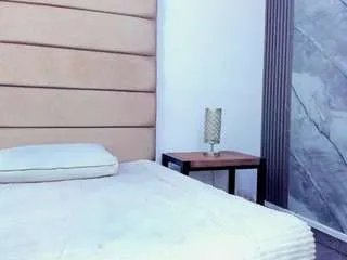 Offline sally-rosses on CamSoda