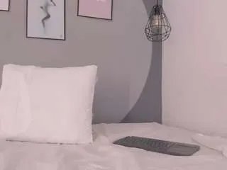 Freechat sarita-duque on CamSoda