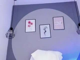 Freechat sarita-duque on CamSoda