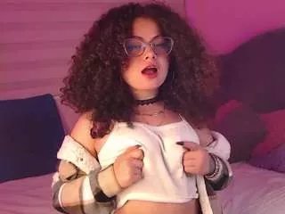 Freechat susanbluee on CamSoda