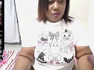 Freechat thickebonymilf on CamSoda