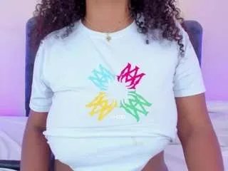 Freechat tinacurly on CamSoda