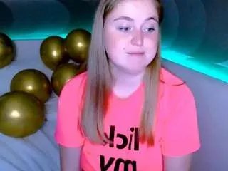 Offline tori-s on CamSoda