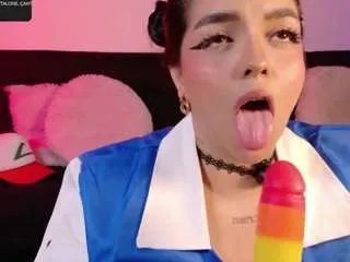 Offline triinked on CamSoda