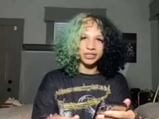 Offline universethadon on CamSoda