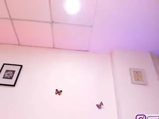 Freechat vaioleth-adams on CamSoda