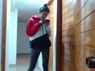 Freechat valentiina-taylor on CamSoda