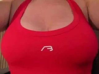 Offline victoria-18 on CamSoda