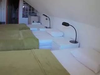 Freechat voyeurcam-julmodels-bed-3 on CamSoda