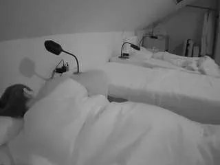 Freechat voyeurcam-julmodels-bed-4 on CamSoda