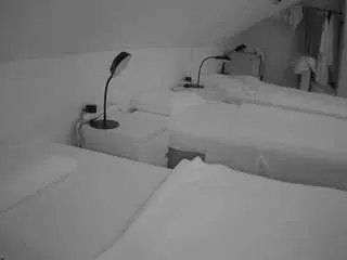 Freechat voyeurcam-julmodels-bed-4 on CamSoda