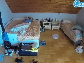 Freechat voyeurcam-julmodels-greybed-1 on CamSoda