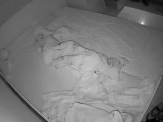 Freechat voyeurcam-julmodels-greybed-1 on CamSoda