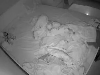 Freechat voyeurcam-julmodels-greybed-1 on CamSoda