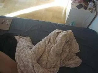 Freechat voyeurcam-julmodels-greybed-2 on CamSoda