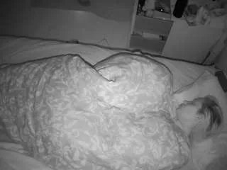 Freechat voyeurcam-julmodels-greybed-2 on CamSoda