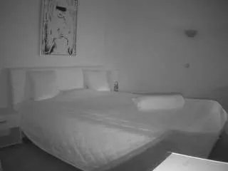 Freechat voyeurcam-julmodels-reallife-2 on CamSoda