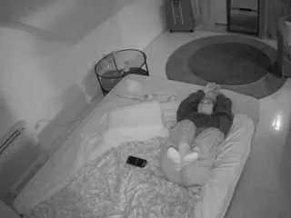 Freechat voyeurcam-julmodels-whitebed-4 on CamSoda