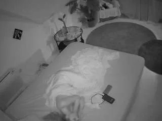 Freechat voyeurcam-julmodels-whitebed-4 on CamSoda